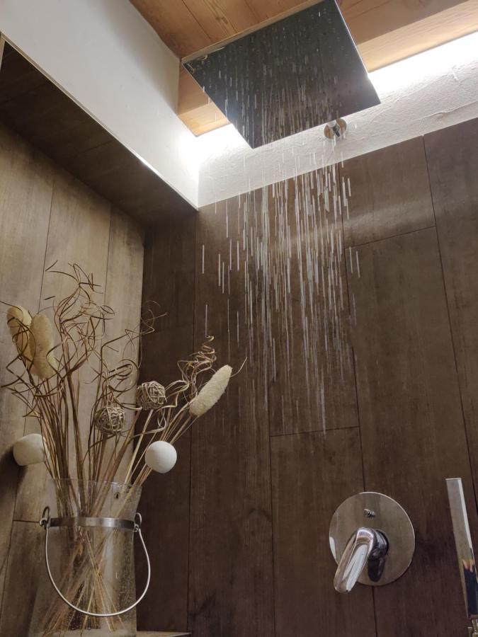 Au Fond Du Bourg Apartment Aosta Bagian luar foto