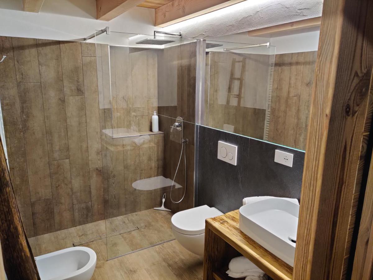 Au Fond Du Bourg Apartment Aosta Bagian luar foto